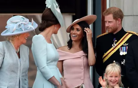 GALERIE FOTO. Meghan Markle, pentru prima dată la parada de ziua Reginei Elisabeta. Iată cum a arătat actrița!