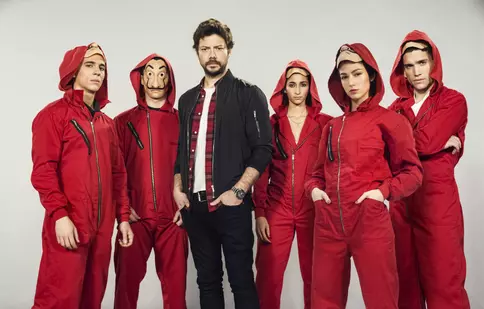 În timp ce noi vedem sezonul 4 din „Casa de papel”, creatorul serialului se gândește deja la spin-off-uri!