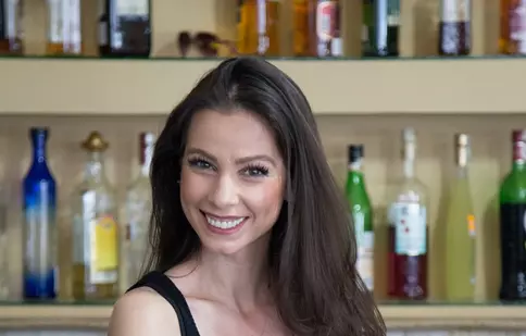Iuliana Luciu, asistenta lui Nea Mărin în „Poftiți pe la noi: Poftiți la Nea Mărin”: „Abia am văzut marea”
