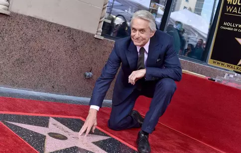 Michael Douglas a primit o stea pe Walk of Fame din Hollywood