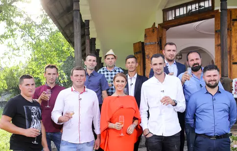 Gospodarii și fetele care încearcă să-i cucerească trec în această seară la un alt nivel
