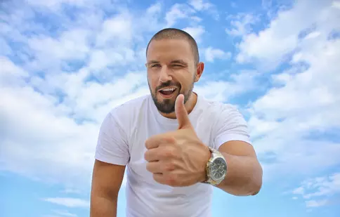 (P) Implantul dentar- la cât timp după inserare pot mânca?