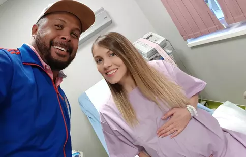 FOTO. Cabral și Andreea Ibacka au devenit părinți: „Pitica e bine”. Iată prima fotografie cu bebelușul!