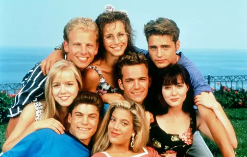 Serialul „Beverly Hills, 90210” va fi reluat de reţeaua Fox, cu distribuţia originală
