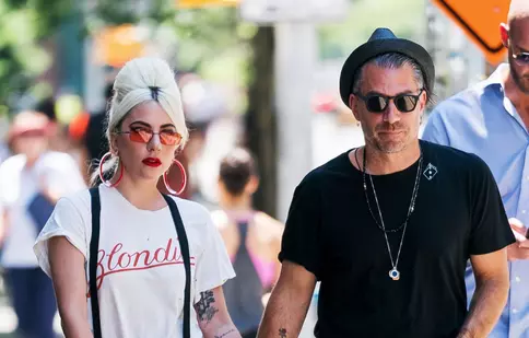 E oficial! Lady Gaga s-a despărțit de logodnicul său, Christian Carino