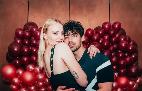 Joe Jonas abia așteaptă să se căsătorească cu Sophie Turner. Ceremonia va avea loc vara asta