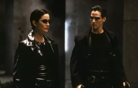 De vineri până duminică (12 - 14 aprilie), de la ora 19.25, postul FilmCafe difuzează trilogia cult „The Matrix”