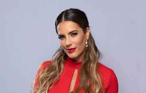 Gaby Espino o înlocuiește pe Aracely Arambula la cârma unei mari emisiuni