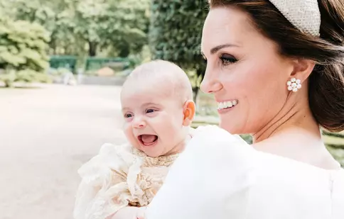 Prințul Louis a împlinit un an, iar imaginile făcute de Kate Middleton sunt adorabile
