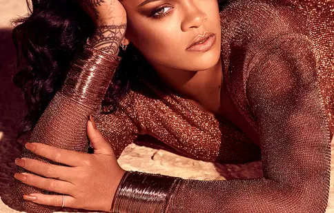 Rihanna scrie istorie cu noua ei linie vestimentară