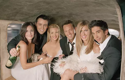 Actrița Jennifer Aniston este gata să se întoarcă în serialul „Prietenii tăi”. Cine mai e gata?
