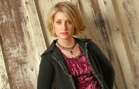 Povestea sectei sexuale în care a fost implicată actrița din „Smalville”, Allison Mack, va deveni lungmetraj