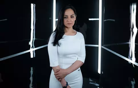 INTERVIU. Archie Panjabi despre serialul „Premisa unui dezastru”: „Scenariile m-au ținut cu sufletul la gură”