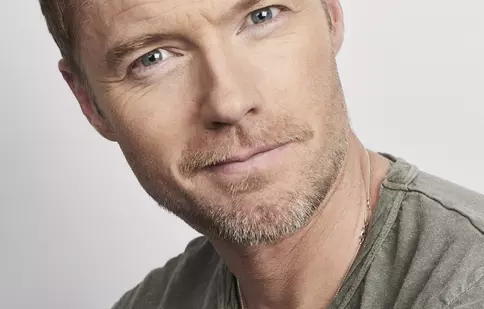 Starul irlandez Ronan Keating urcă pe scena Cerbului de Aur