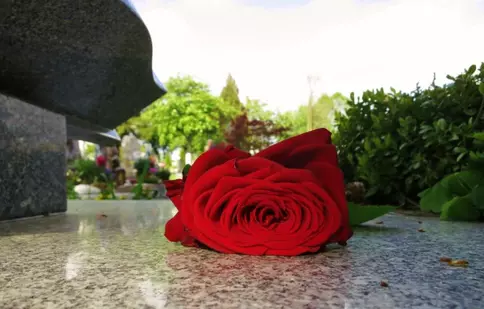 (P) Ce contine pachetul de incinerare oferit de o firma de servicii funerare din sectorul 1