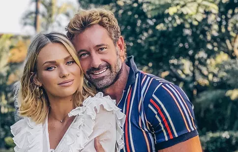 FOTO. Cum au împodobit bradul pentru primul Crăciun împreună Irina Baeva și Gabriel Soto