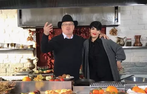 Masterchef Patrizia, „Pe tocuri în bucătărie”, la „Politică şi delicateţuri”
