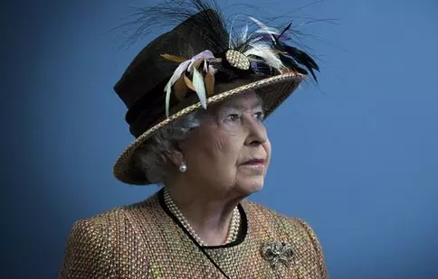 Întâlnire de urgență convocată de Regina Elisabeta a II-a după ce Ducii de Sussex au decis să renunțe la statutul regal
