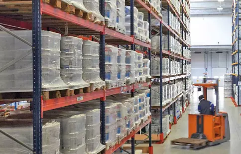 (P) Rafturi metalice plus utilaje de calitate superioară ce nu trebuie să vă lipsească din depozite, de la Storeexpert.ro!