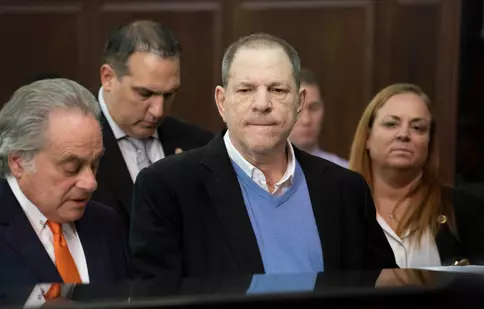 Fostul producător de la Hollywood Harvey Weinstein a fost condamnat la 23 de ani de închisoare