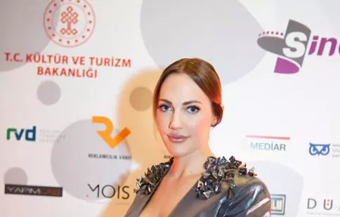 Meryem Uzerli a semnat pentru un nou film. Alături de cine va juca actrița