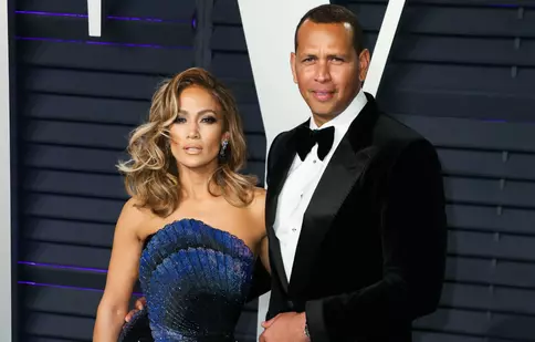 Jennifer Lopez și Alex Rodriguez au sărbătorit un an de la logodnă
