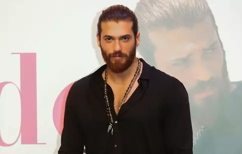 Can Yaman e gata să lucreze pentru noul lui serial, „Bay Yanlış”. Unde și când se vor filma primele secvențe