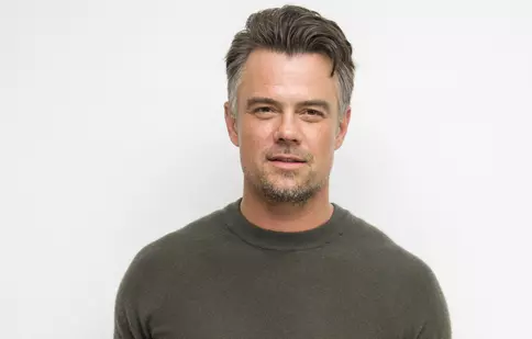 Actorul Josh Duhamel a petrecut primele 3 săptămâni de izolare în pădure