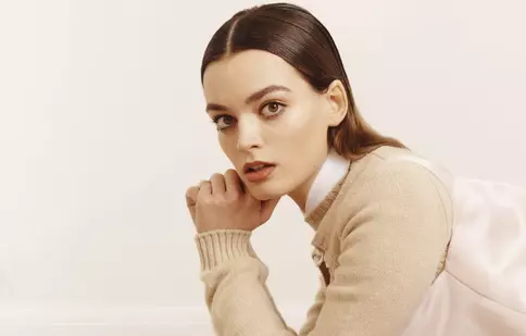 Emma Mackey o va juca pe Emily Brontë într-un film biografic