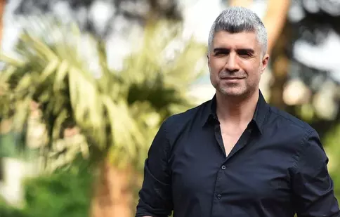 Özcan Deniz, surpriză de zile mari pentru fanii săi! Actorul a produs un serial chiar la el acasă