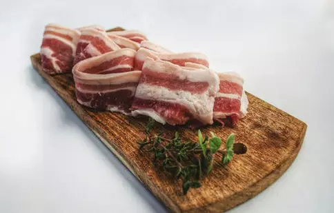 (P) De ce nu trebuie sa lipseasca un malaxor de carne din bucataria ta profesionala?
