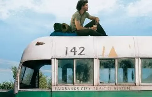 Autobuzul celebru din filmul „În sălbăticie”/„Into the Wild” a ajuns la muzeu