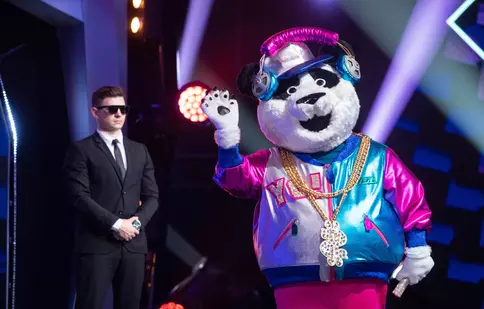 Tigrul, îngerul, vulpoiul, panda și unicornul îi pun în încurcătură pe detectivi astăzi, la Masked Singer România
