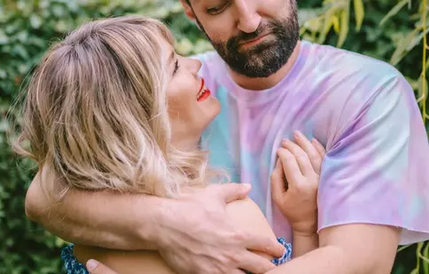 E oficial! Gina Pistol și Smiley așteaptă primul lor copil. Cei doi au dezvăluit dacă vor avea fată sau băiat