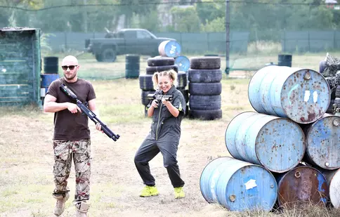 GALERIE FOTO. Delia, Mihai Bendeac și Cheloo, distracție în poligon, la filmările pentru „iUmor”
