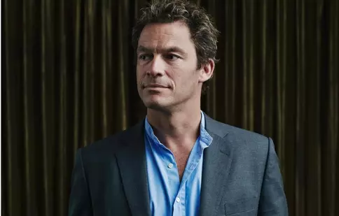 Dominic West îl va interpreta pe prinţul Charles în următoarele sezoane „The Crown“