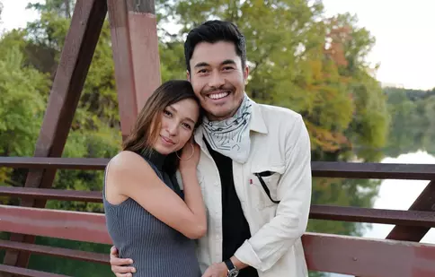 Henry Golding, actorul din „Crazy Rich Asians”, și soția sa așteaptă primul lor copil