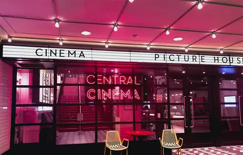 (P) Cum organizezi cele mai tari seri de filme, acasă