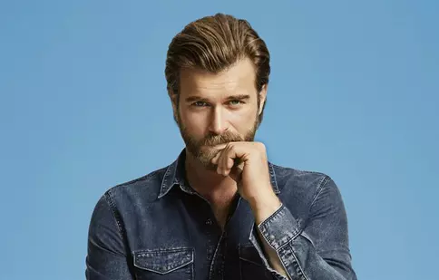 Kıvanç Tatlıtuğ a devenit tată. Ce mai fac ceilalți tătici sexy din showbizul turcesc