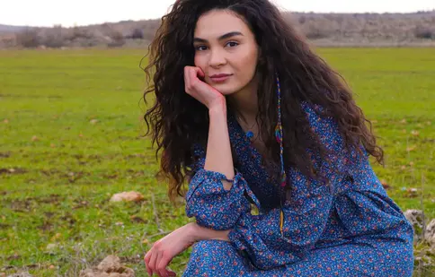 Cine este marea dragoste a frumoasei Ebru Șahin, Reyyan, din îndrăgitul serial „Hercai”