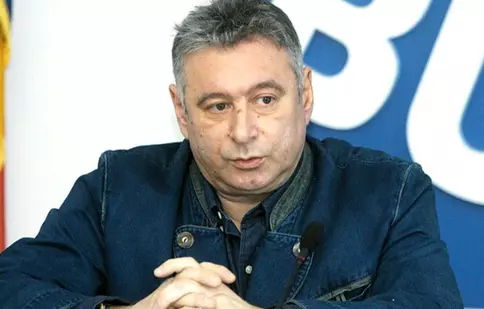 Cine este și cum arată noua parteneră a lui Mădălin Voicu. Acesta a prezentat-o la Prima TV în emisiunea lui Cristi Brancu