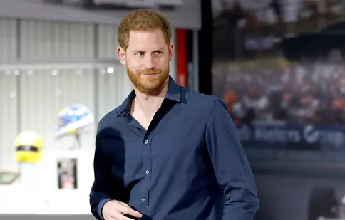 Timpul trece, leafa merge! Prințul Harry are două locuri de muncă