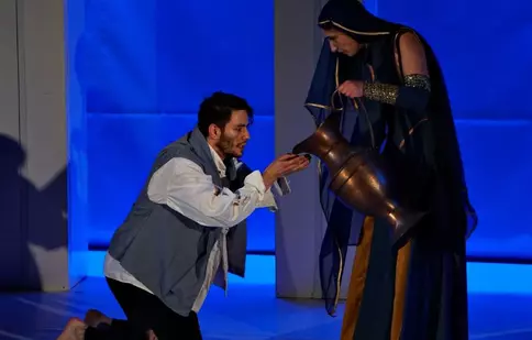 “Hoţul de mărgăritare” într-un program online pascal la Teatrul “Stela Popescu”