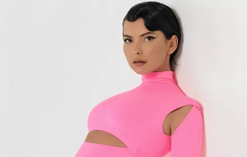 Inna, comparată cu o zeiță de fanii din întreaga lume. În ce ipostază a fost pozată artista