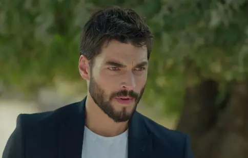 E oficial! Noul serial turcesc în care va juca Akin Akinözü, actorul din „Hercai”