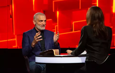 Damian Drăghici, artistul supranumit „Omul-orchestră”, răspunde curiozităților astăzi la „40 de întrebări cu Denise Rifai”