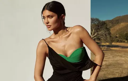 Kylie Jenner a confirmat vestea! E însărcinată și a publicat primele poze cu burtica