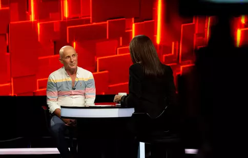 Răspunsul dat de Mugur Mihăescu la întrebarea Denisei Rifai: „Faci pe dracu-n patru să scapi, să supraviețuiești!”