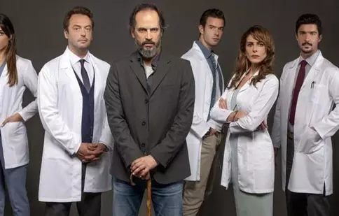 Kanal D aduce „Pe mâini bune” (Hekimoğlu). Totul despre varianta turcească a lui Dr. House: Program, distribuție și povestea personajelor