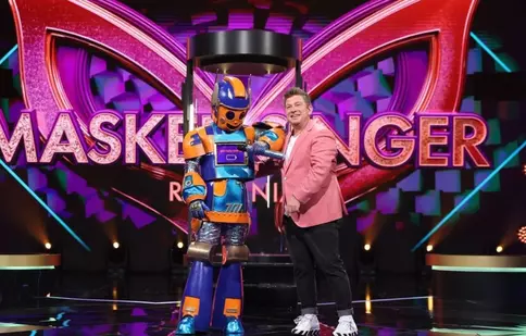 Cine se ascunde sub masca Robotului de la „Masked Singer România”. Anunțul surpriză făcut de Horia Brenciu